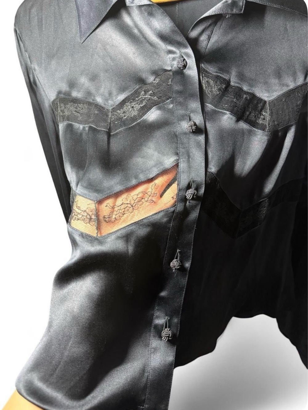 VTG Valentino Miss V 100% Silk Satin Navy Blue Black Lace Blouse Italy 14 / 48 - Picture 5 of 10
